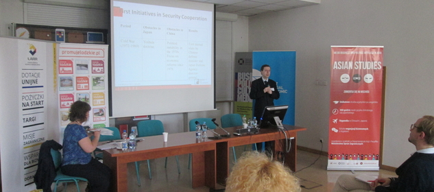 Dwoje prelegentów podczas panelu konferencji naukowej LEAM 2016 na Wydziale Studiów Międzynarodowych i Politologicznych Uniwersytetu Łódzkiego/Two speakers during the panel of the LEAM 2016 scientific conference at the Faculty of International and Political Studies at the University of Lodz