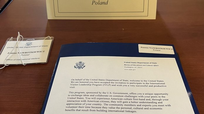 Plaque, identification badge and welcome letter for IVPL 2026