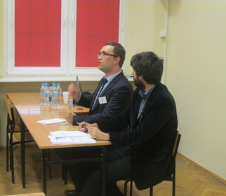 Dwoje prelegentów podczas panelu konferencji naukowej LEAM 2016 na Wydziale Studiów Międzynarodowych i Politologicznych Uniwersytetu Łódzkiego/Two speakers during the panel of the LEAM 2016 scientific conference at the Faculty of International and Political Studies at the University of Lodz