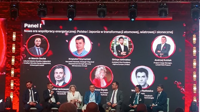 Bussiness Forum HIKARI panel